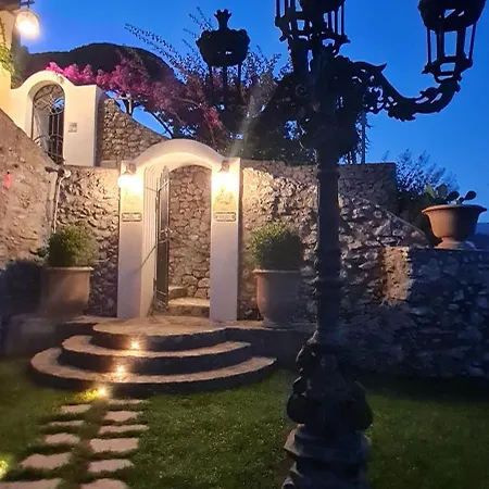 Barluzzi 4* 拉维罗