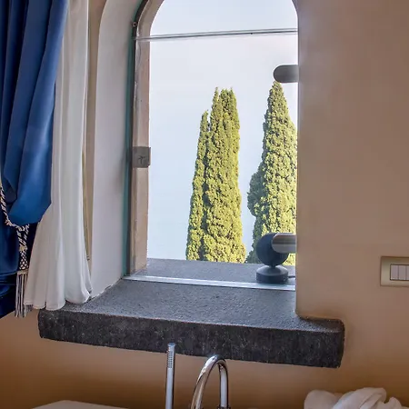 Oda ve Kahvaltı Barluzzi 4*