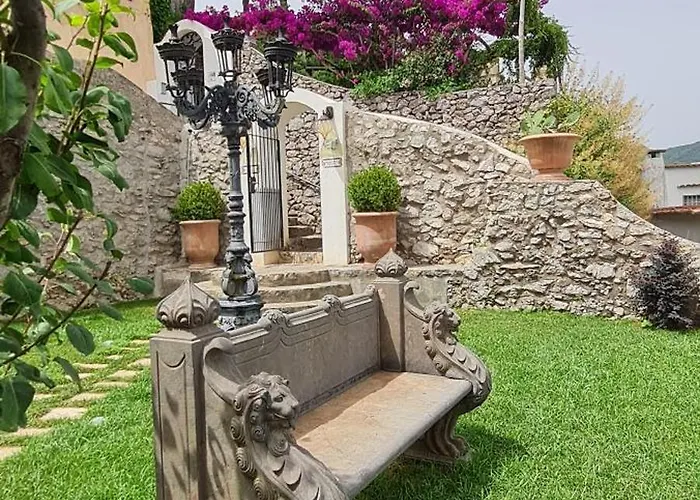 Barluzzi 4* رافيلّو